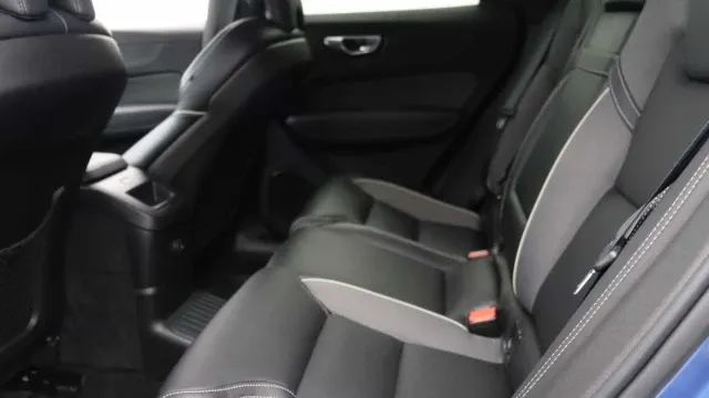 Vehicle Thumbnail 25