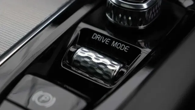 Vehicle Thumbnail 28
