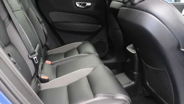 Vehicle Thumbnail 34