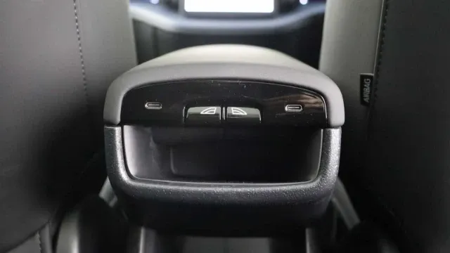 Vehicle Thumbnail 9
