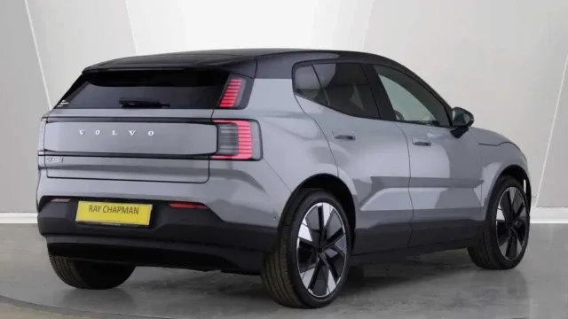 Vehicle Thumbnail 12