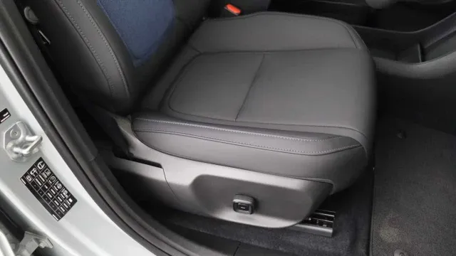 Vehicle Thumbnail 14