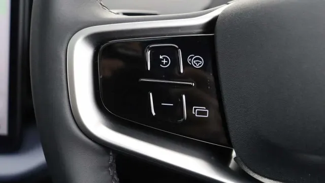 Vehicle Thumbnail 30