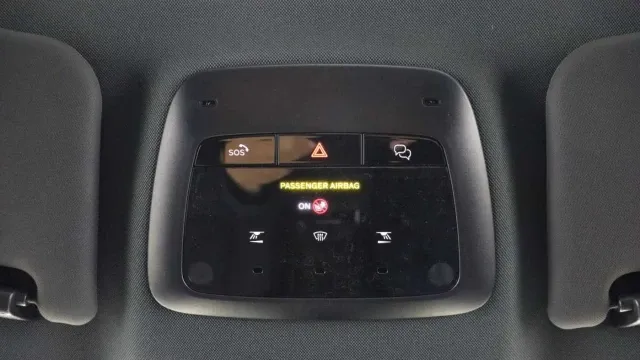 Vehicle Thumbnail 33