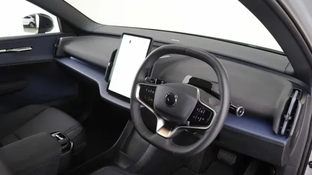Vehicle Thumbnail 34