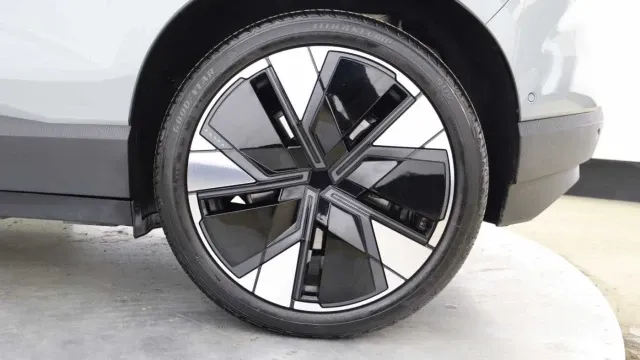 Vehicle Thumbnail 49