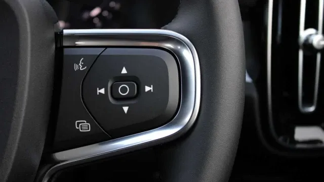 Vehicle Thumbnail 15