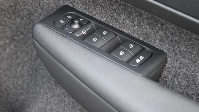 Vehicle Thumbnail 17