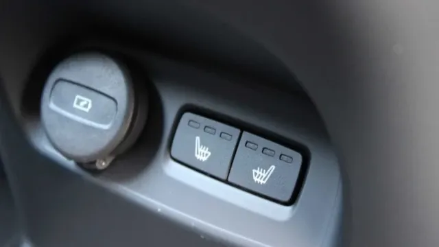 Vehicle Thumbnail 35
