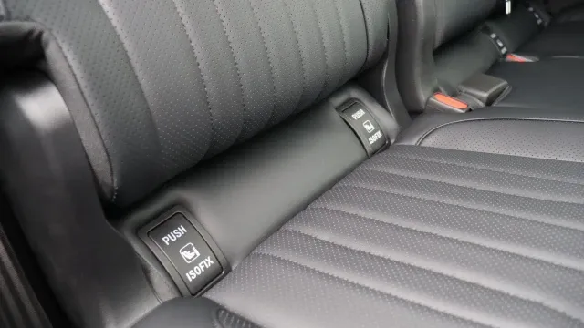 Vehicle Thumbnail 14