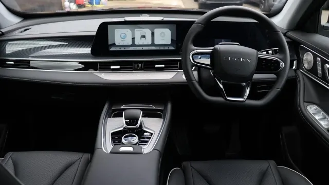 Vehicle Thumbnail 5