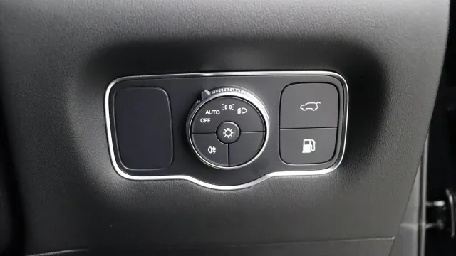 Vehicle Thumbnail 57