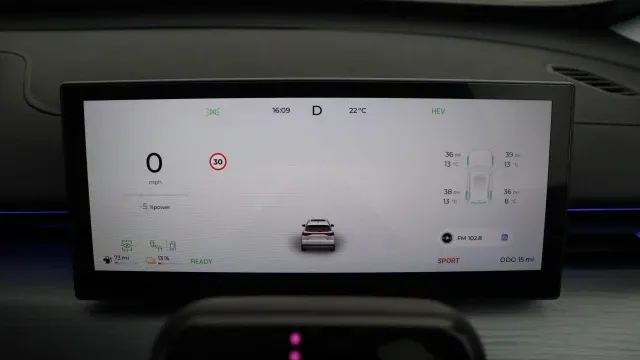 Vehicle Thumbnail 16