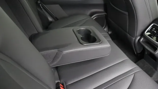 Vehicle Thumbnail 41