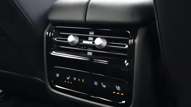 Vehicle Thumbnail 23