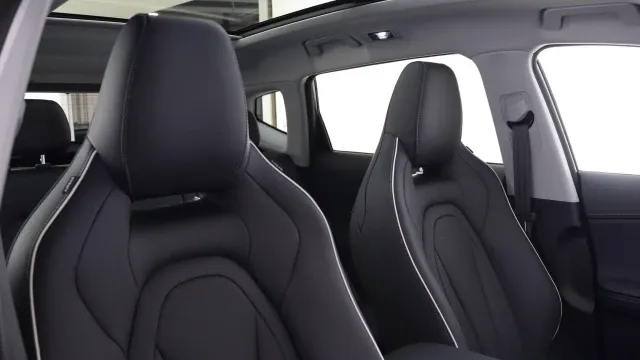 Vehicle Thumbnail 53