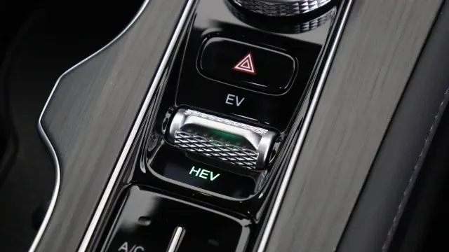 Vehicle Thumbnail 30