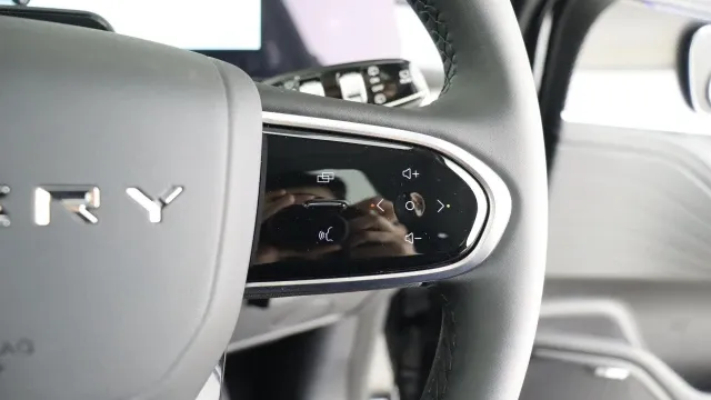 Vehicle Thumbnail 12