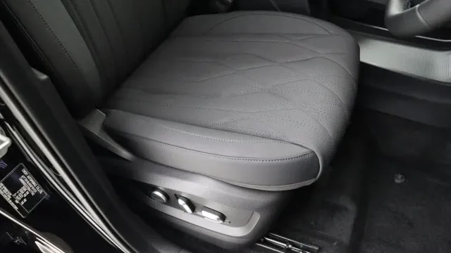 Vehicle Thumbnail 63