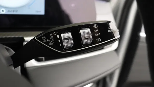 Vehicle Thumbnail 25