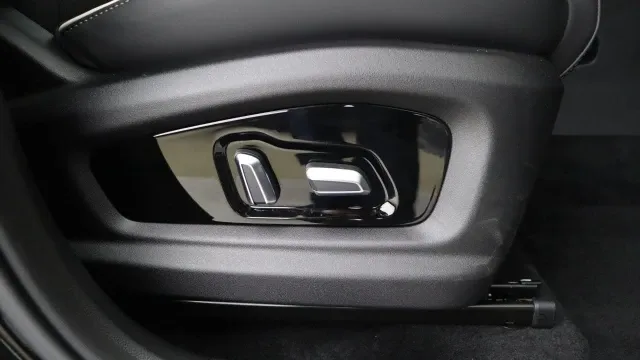 Vehicle Thumbnail 39