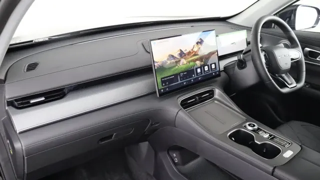 Vehicle Thumbnail 14