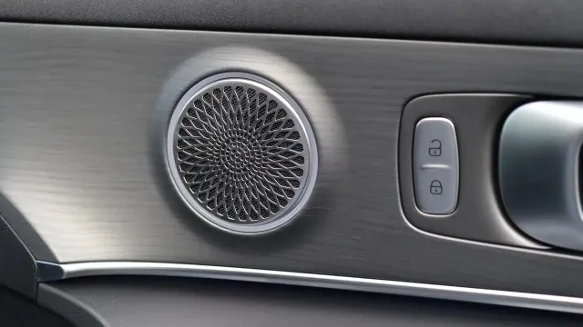 Vehicle Thumbnail 60