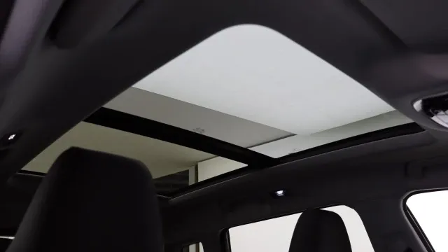 Vehicle Thumbnail 52