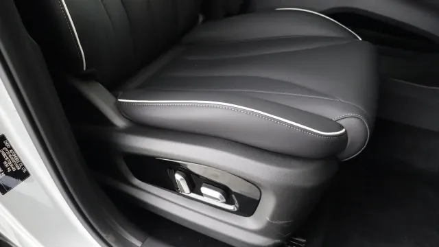 Vehicle Thumbnail 44