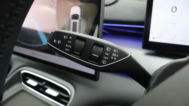 Vehicle Thumbnail 16