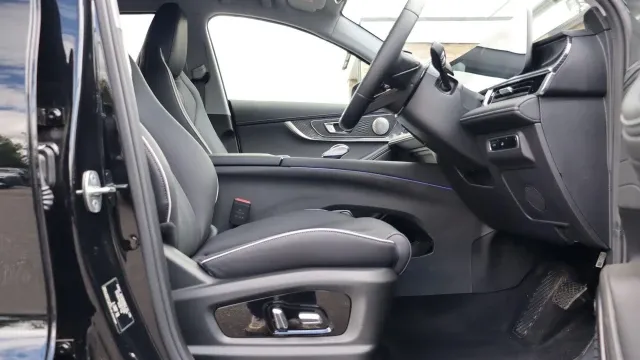 Vehicle Thumbnail 15