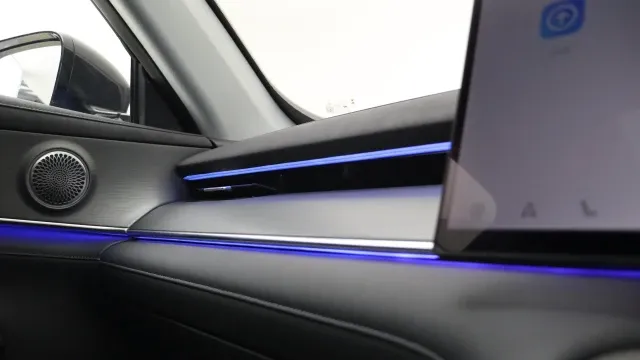 Vehicle Thumbnail 25