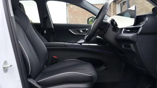 Vehicle Thumbnail 30