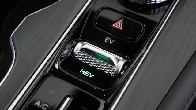 Vehicle Thumbnail 38