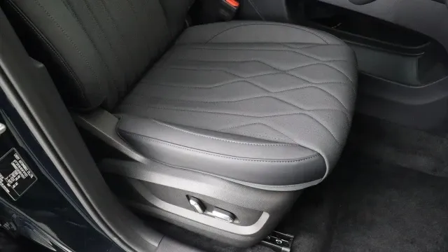 Vehicle Thumbnail 49