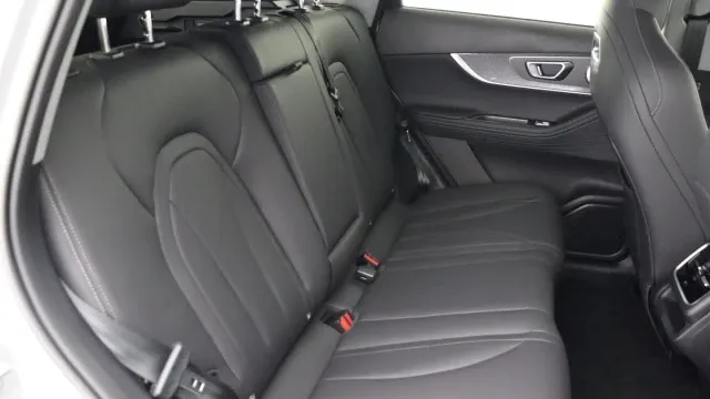 Vehicle Thumbnail 11
