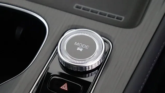 Vehicle Thumbnail 32