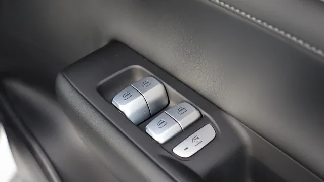 Vehicle Thumbnail 61