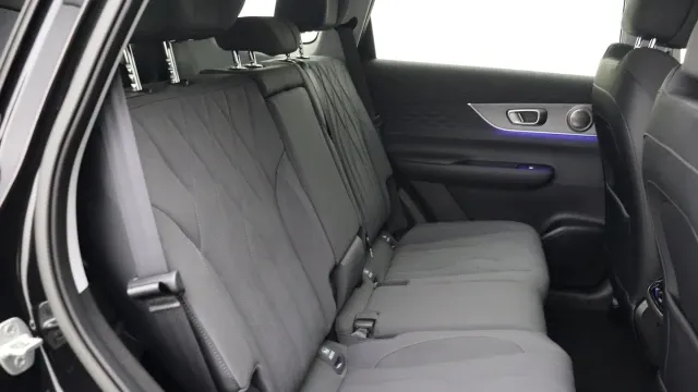 Vehicle Thumbnail 6
