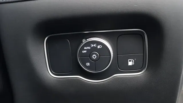 Vehicle Thumbnail 50