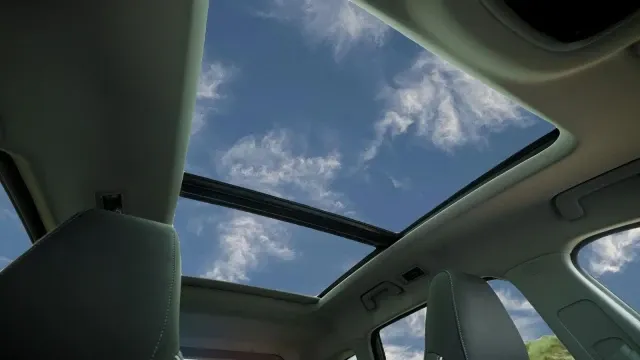 Vehicle Thumbnail 4
