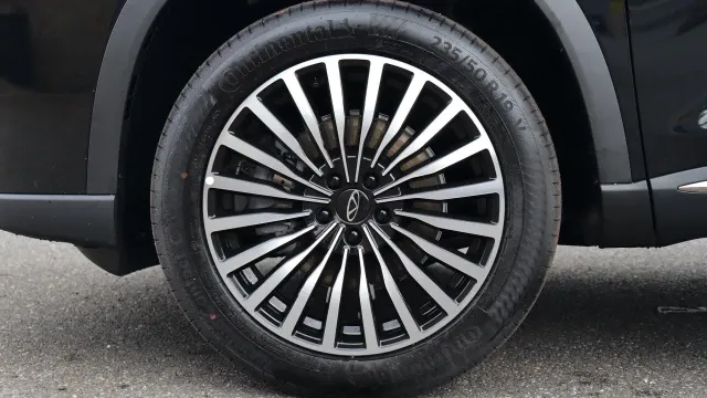 Vehicle Thumbnail 18