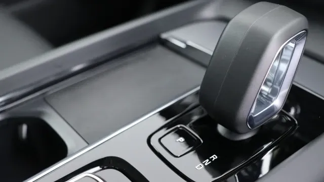 Vehicle Thumbnail 25