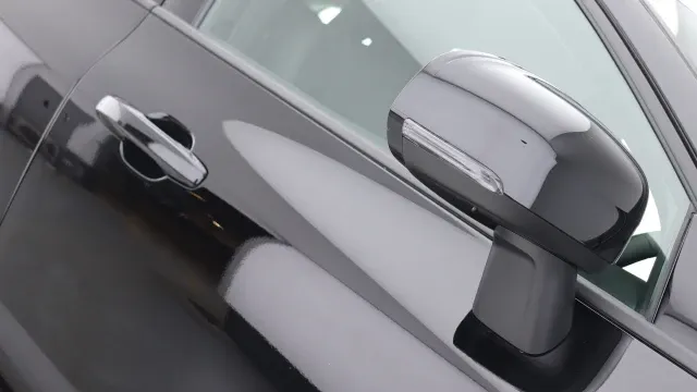 Vehicle Thumbnail 36