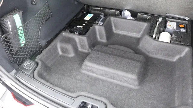 Vehicle Thumbnail 38