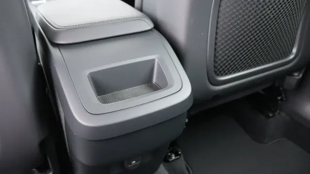 Vehicle Thumbnail 42