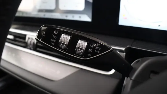 Vehicle Thumbnail 11