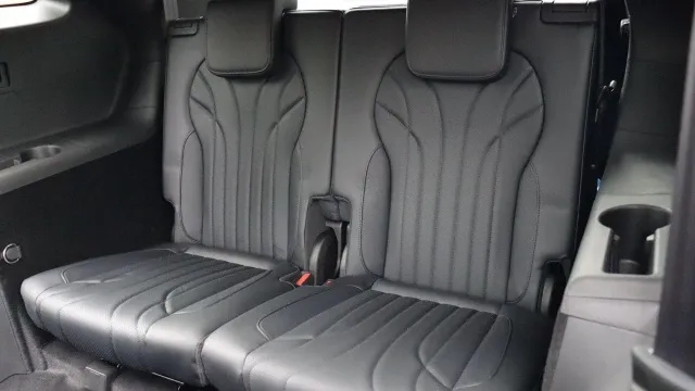 Vehicle Thumbnail 13