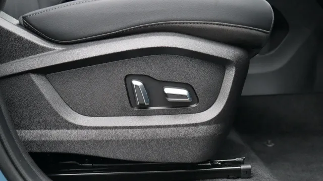 Vehicle Thumbnail 71