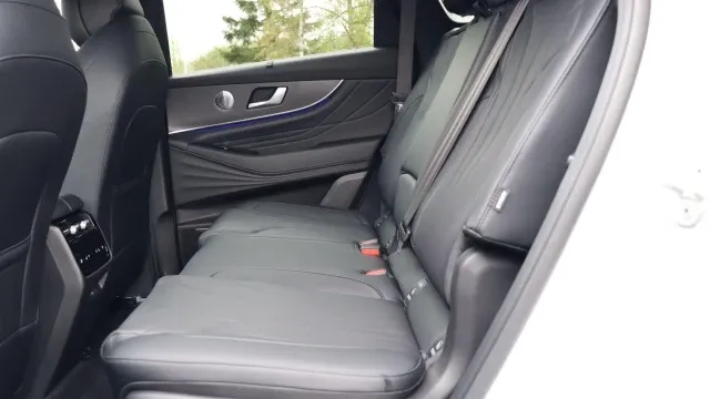 Vehicle Thumbnail 12